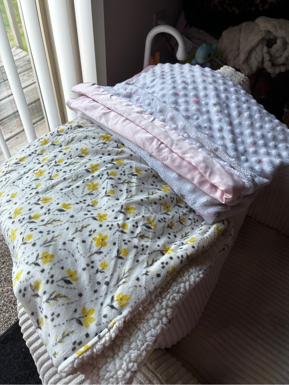 Bundle of 2 Baby Blankets